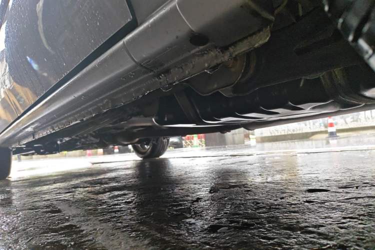 Used Buick GL8 2014 2.4L Classic Edition Chassis Rear Left