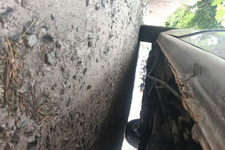 Used Buick GL8 2014 2.4L Classic Edition Chassis Rear Left