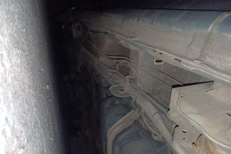 Used Buick GL8 2014 2.4L Classic Edition Chassis Rear Left