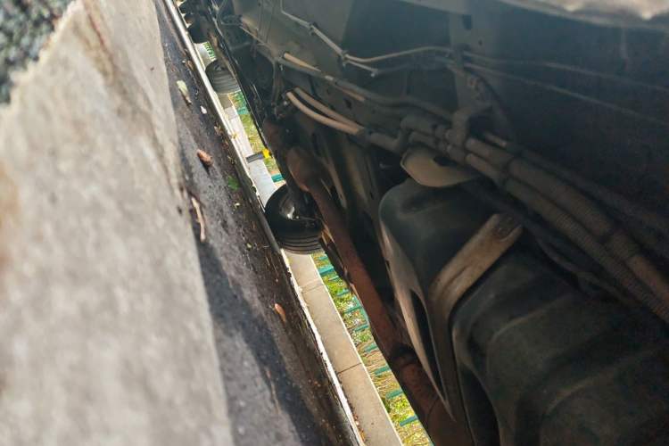 Used Buick GL8 2014 2.4L Classic Edition Chassis Rear Left