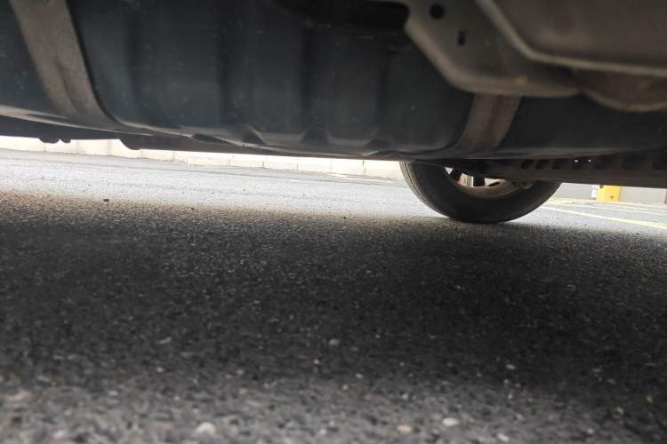 Used Buick GL8 2014 2.4L Classic Edition Chassis Rear Left