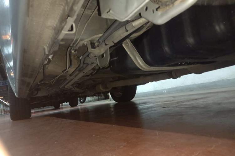 Used Buick GL8 2014 2.4L Classic Edition Chassis Rear Left