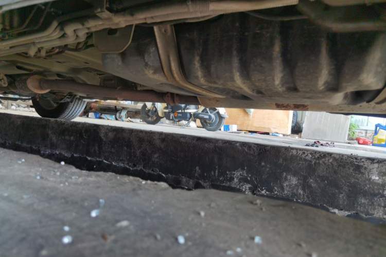 Used Buick GL8 2014 2.4L Classic Edition Chassis Rear Left