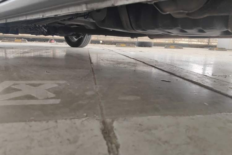 Used Buick GL8 2014 2.4L Classic Edition Chassis Rear Left