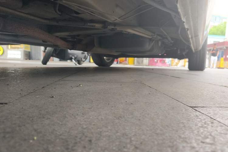 Used Buick GL8 2014 2.4L Comfort Edition Chassis Rear Left