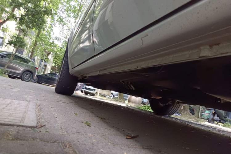 Used Buick GL8 2014 2.4L Comfort Edition Chassis Rear Left