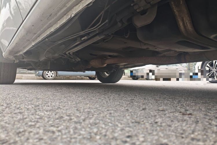 Used Buick GL8 2014 2.4L Classic Edition Chassis Rear Left
