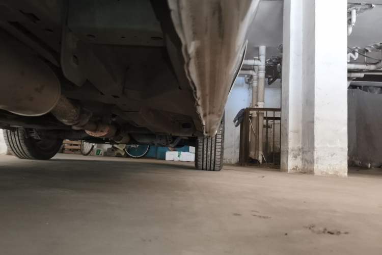 Used Buick GL8 2014 2.4L Classic Edition Chassis Rear Right