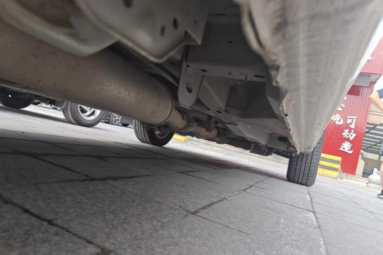 Used Buick GL8 2014 2.4L Classic Edition Chassis Rear Right