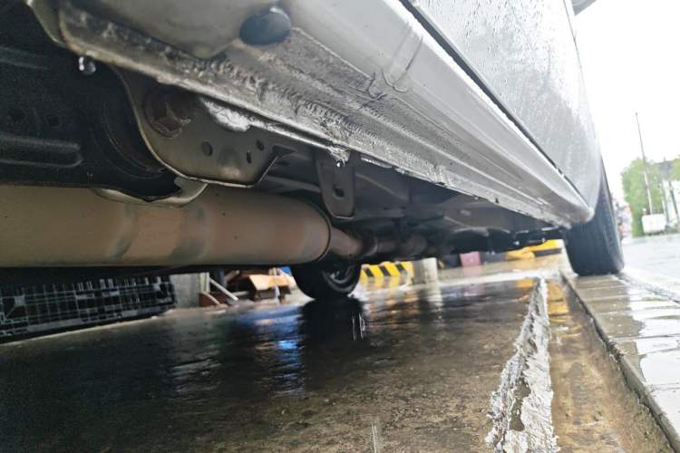 Used Buick GL8 2014 2.4L Classic Edition Chassis Rear Right