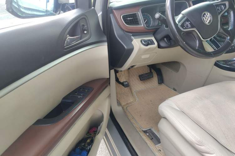 Used Buick GL8 2014 3.0L GT Luxury Business Haoya Edition Driver Seat