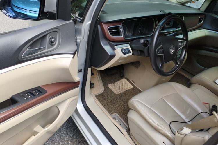 Used Buick GL8 2014 3.0L GT Luxury Business Haoya Edition Driver Seat