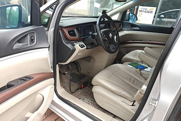 Used Buick GL8 2014 3.0L GT Luxury Business Haoya Edition Driver Seat