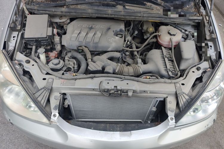 Used Buick GL8 2014 2.4L Classic Edition Engine Bay
