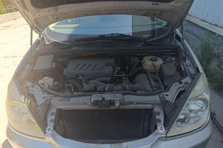Used Buick GL8 2014 2.4L Classic Edition Engine Bay