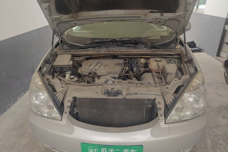 Used Buick GL8 2014 2.4L Classic Edition Engine Bay