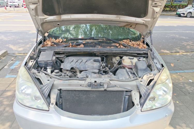 Used Buick GL8 2014 2.4L Classic Edition Engine Bay