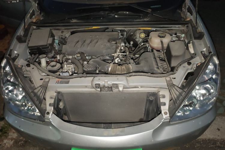 Used Buick GL8 2014 2.4L Classic Edition Engine Bay