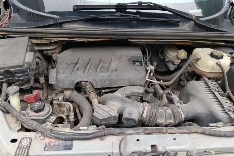 Used Buick GL8 2014 2.4L Classic Edition Engine Bay