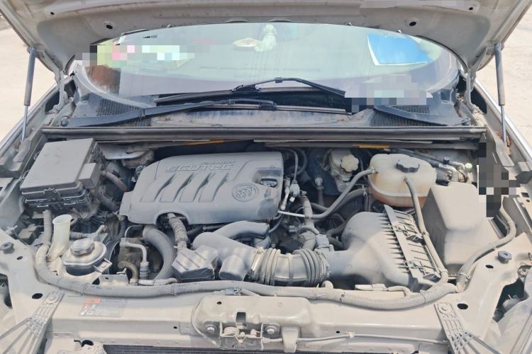 Used Buick GL8 2014 2.4L Classic Edition Engine Bay