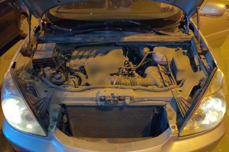 Used Buick GL8 2014 2.4L Classic Edition Engine Bay