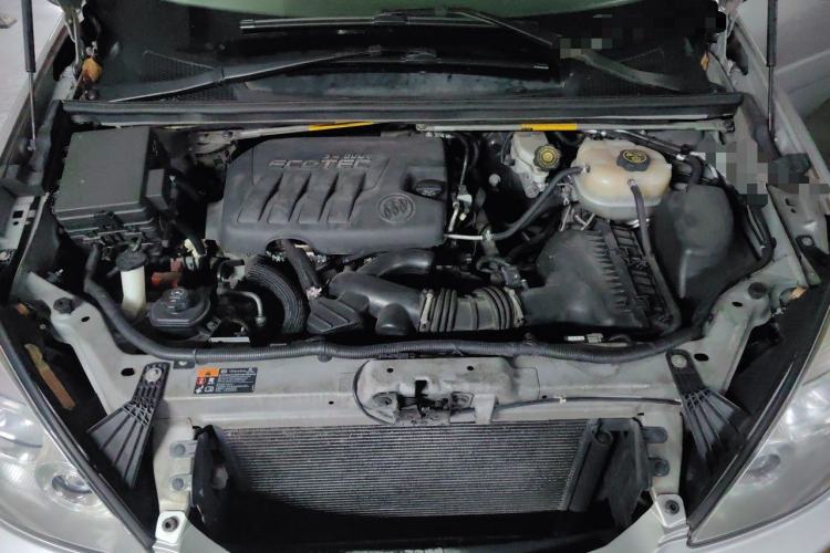 Used Buick GL8 2014 2.4L Classic Edition Engine Bay