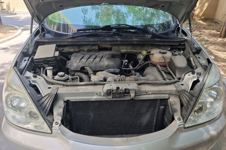 Used Buick GL8 2014 2.4L Classic Edition Engine Bay