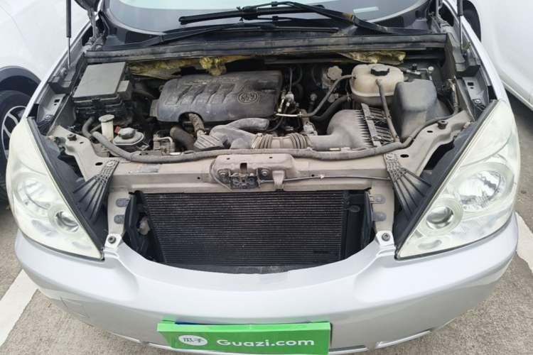 Used Buick GL8 2014 2.4L Classic Edition Engine Bay