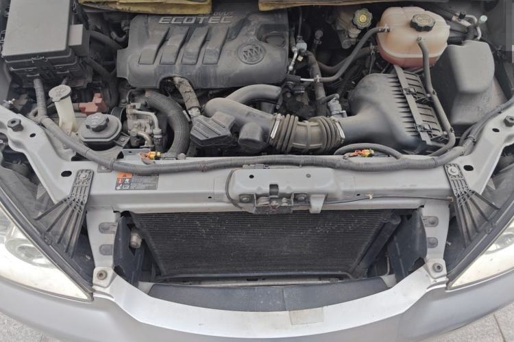Used Buick GL8 2014 2.4L Classic Edition Engine Bay