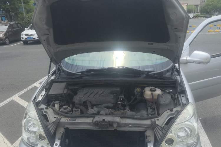 Used Buick GL8 2014 2.4L Classic Edition Engine Bay