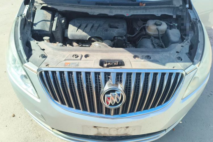 Used Buick GL8 2014 2.4L CT Luxury Business Comfort Edition Engine Bay