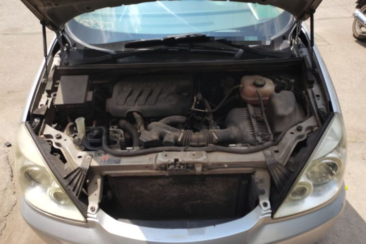 Used Buick GL8 2014 2.4L Classic Edition Engine Bay