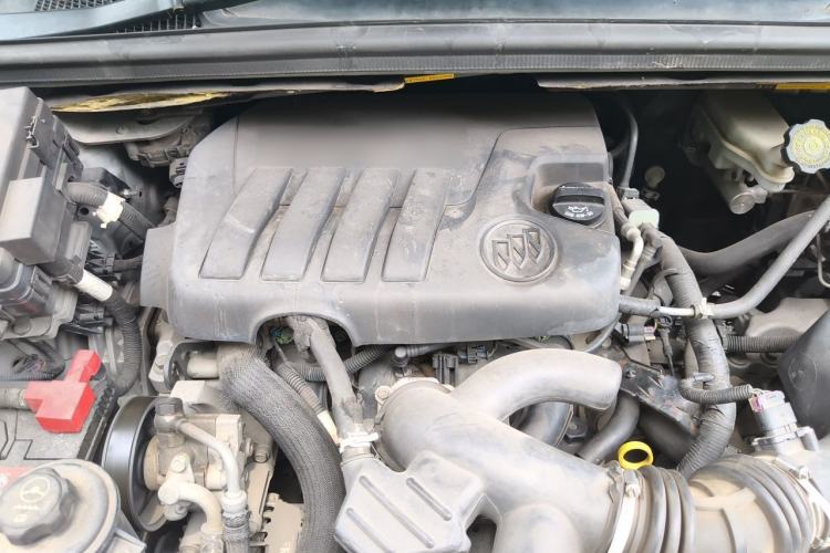 Used Buick GL8 2014 2.4L Classic Edition Engine Bay
