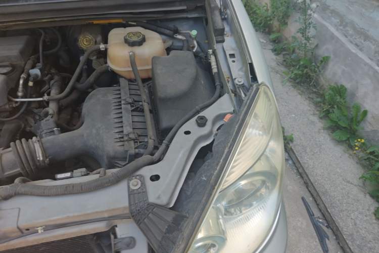 Used Buick GL8 2014 2.4L Classic Edition Engine Bay Left