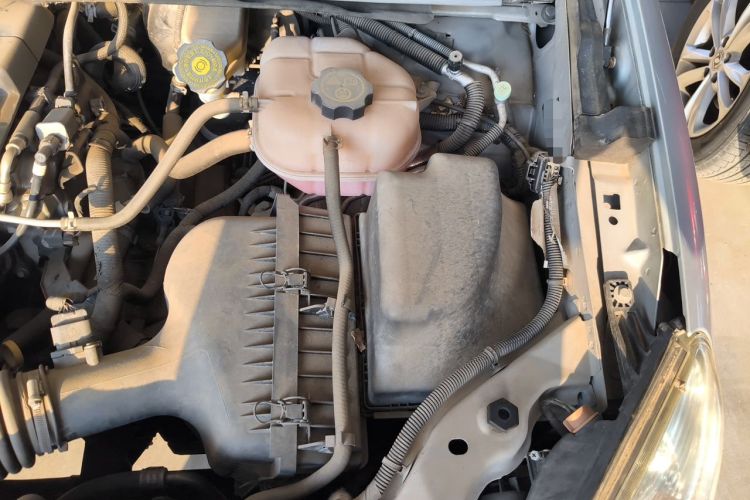 Used Buick GL8 2014 2.4L Classic Edition Engine Bay Left