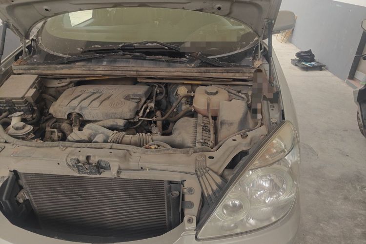 Used Buick GL8 2014 2.4L Classic Edition Engine Bay Left
