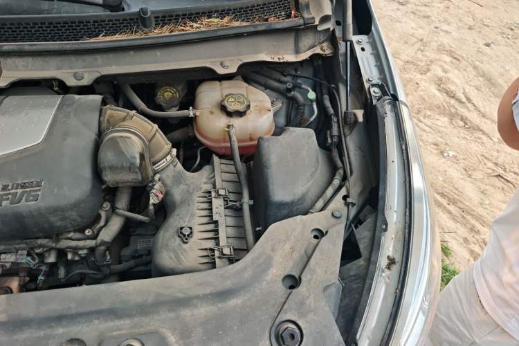 Used Buick GL8 2014 3.0L XT Luxury Business Flagship Edition Engine Bay Left