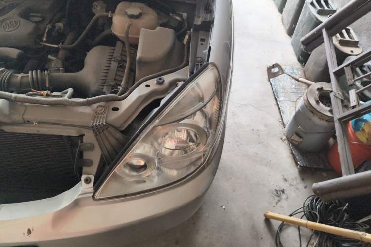 Used Buick GL8 2014 2.4L Classic Edition Engine Bay Left