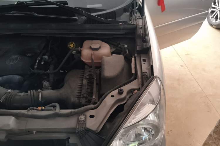 Used Buick GL8 2014 2.4L Classic Edition Engine Bay Left