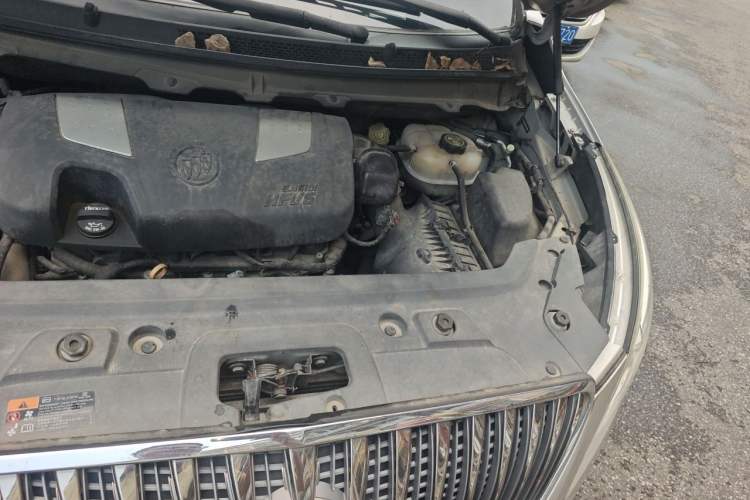 Used Buick GL8 2014 3.0L GT Luxury Business Haoya Edition Engine Bay Left