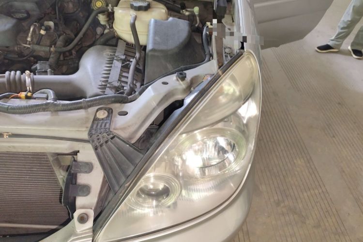 Used Buick GL8 2014 2.4L Classic Edition Engine Bay Left