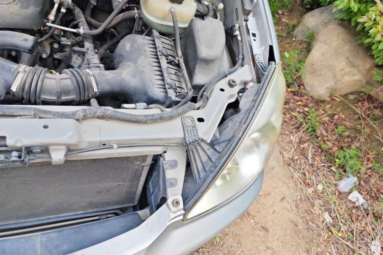 Used Buick GL8 2014 2.4L Classic Edition Engine Bay Left