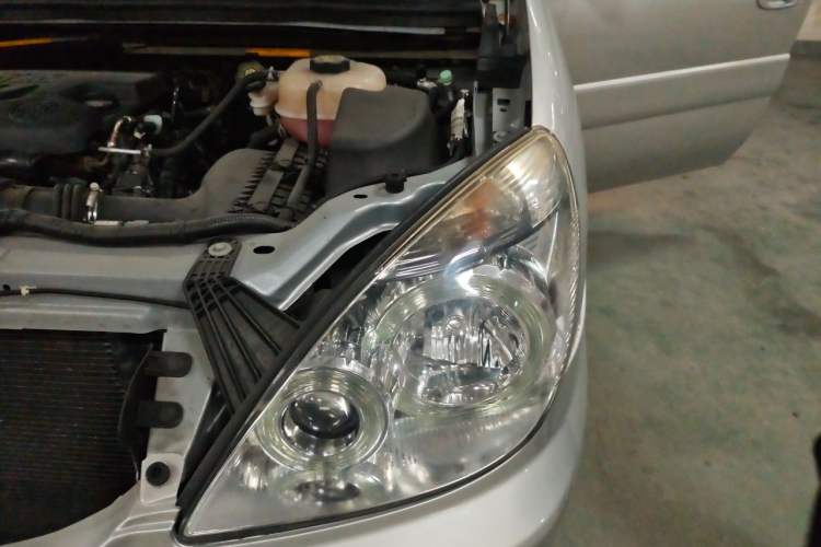 Used Buick GL8 2014 2.4L Classic Edition Engine Bay Left
