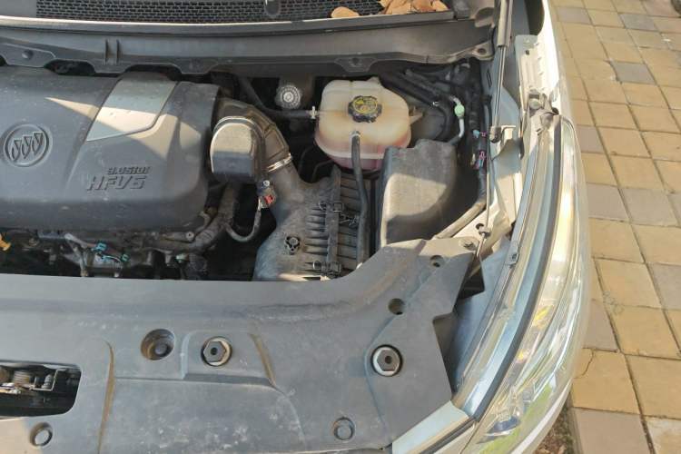 Used Buick GL8 2014 3.0L GT Luxury Business Haoya Edition Engine Bay Left