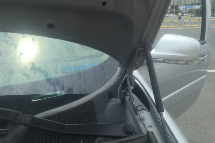 Used Buick GL8 2014 2.4L Classic Edition Engine Bay Left