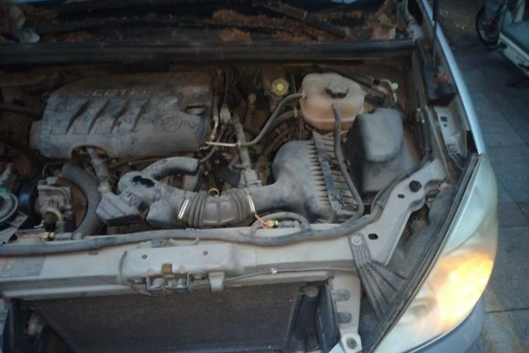 Used Buick GL8 2014 2.4L Classic Edition Engine Bay Left