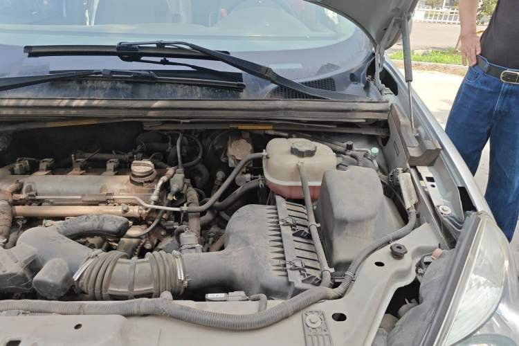 Used Buick GL8 2014 2.4L Classic Edition Engine Bay Left
