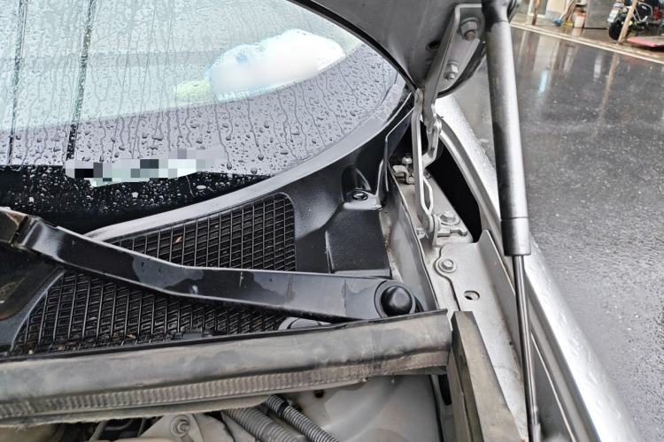 Used Buick GL8 2014 2.4L Classic Edition Engine Bay Left
