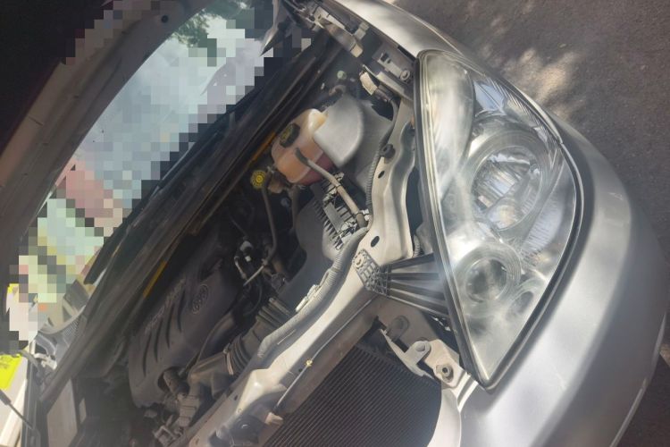 Used Buick GL8 2014 2.4L Classic Edition Engine Bay Left