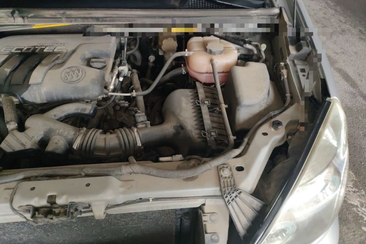 Used Buick GL8 2014 2.4L Classic Edition Engine Bay Left